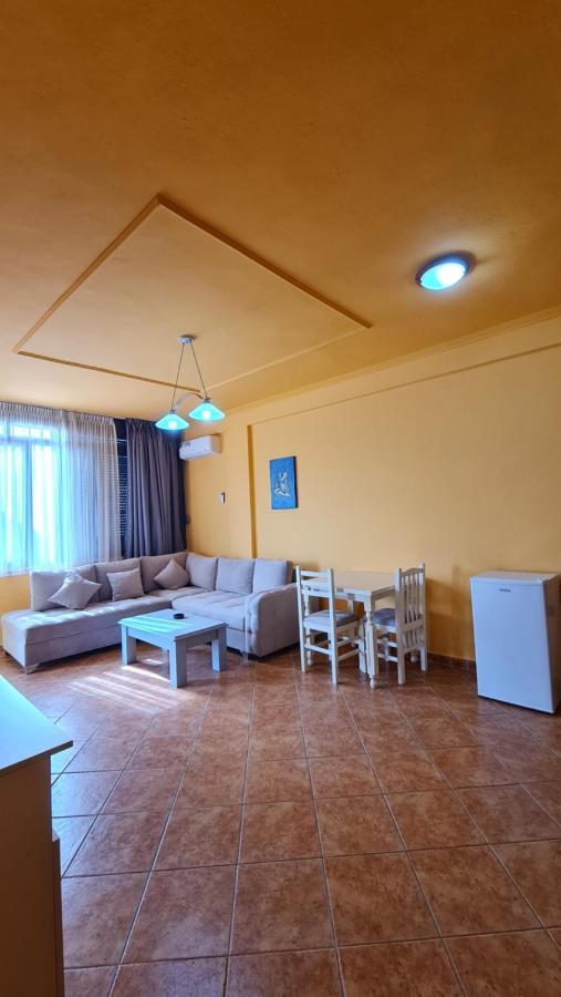 Heming-Way Hotel Дуррес Екстер'єр фото