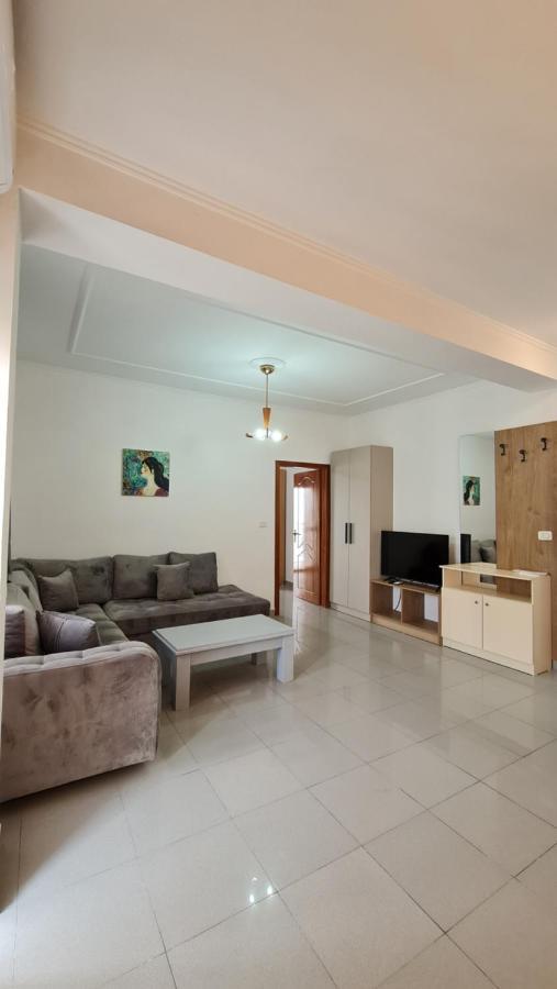 Heming-Way Hotel Дуррес Екстер'єр фото