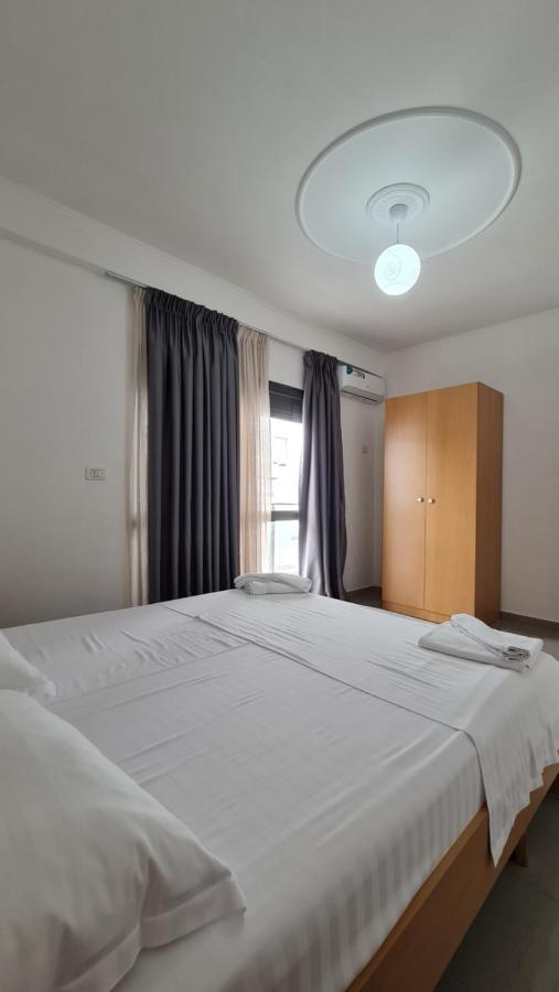 Heming-Way Hotel Дуррес Екстер'єр фото