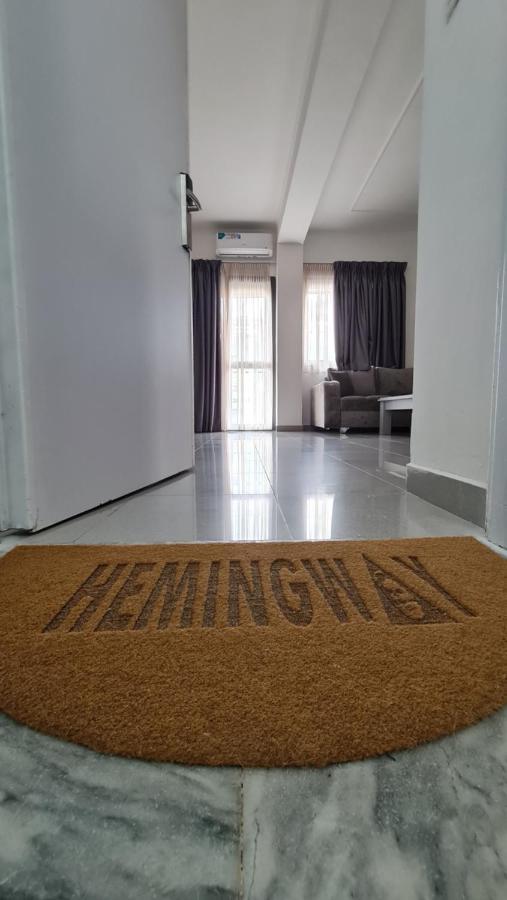 Heming-Way Hotel Дуррес Екстер'єр фото