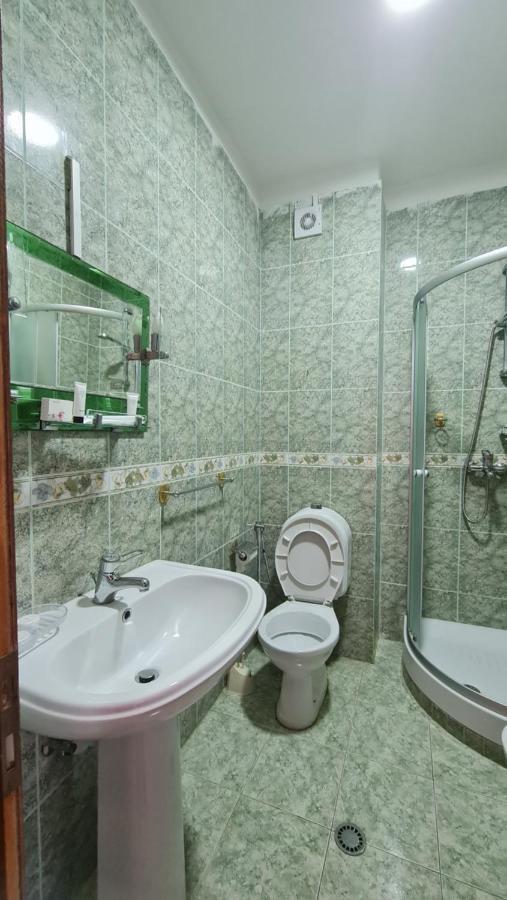 Heming-Way Hotel Дуррес Екстер'єр фото